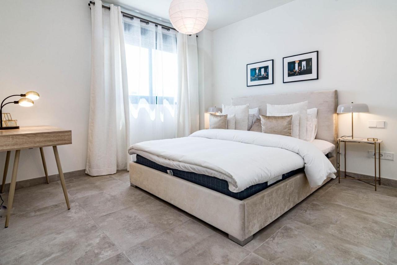 Inf45P- Modern 3 Bed City Apartment Next To Beach Естепона Екстериор снимка